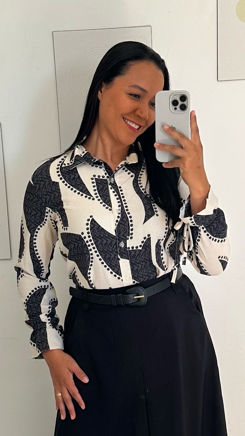 CAMISA NO CREPE MANGA LONGA MEL PRETA E BEGE TAMANHO P